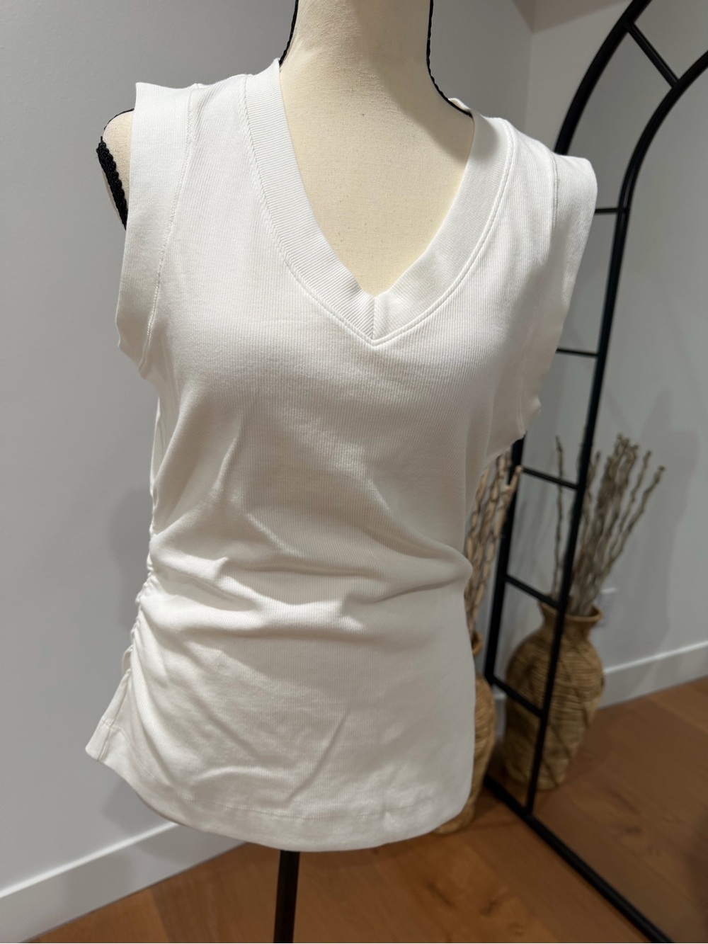 Reiss White V-Neck Sleeveless Tank Top